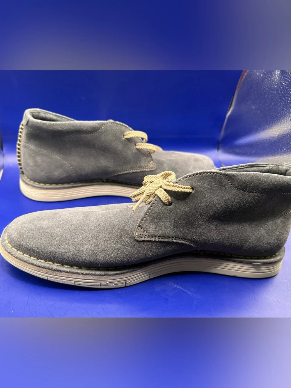 Clarks Collection Mens Chukka Boot Gray Suede Ultimate Comfort 8.5M US